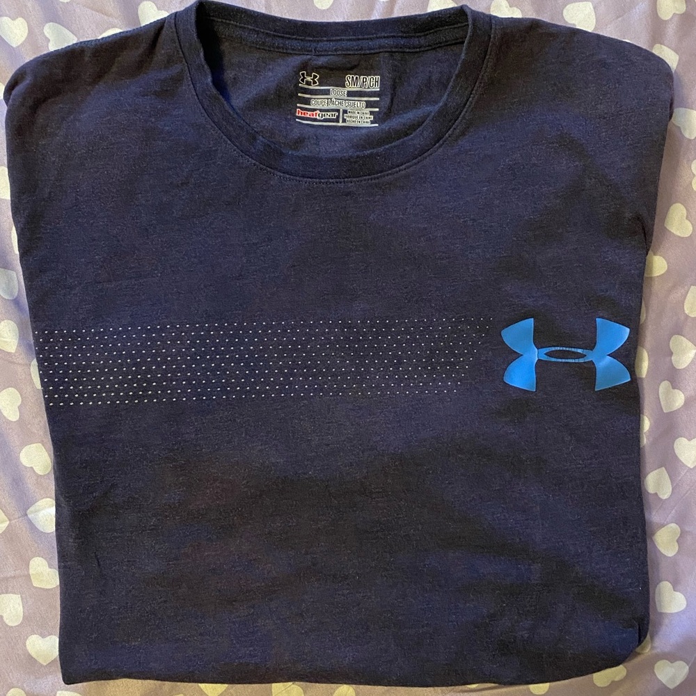 Small Under Armor Loose Fit Shirt